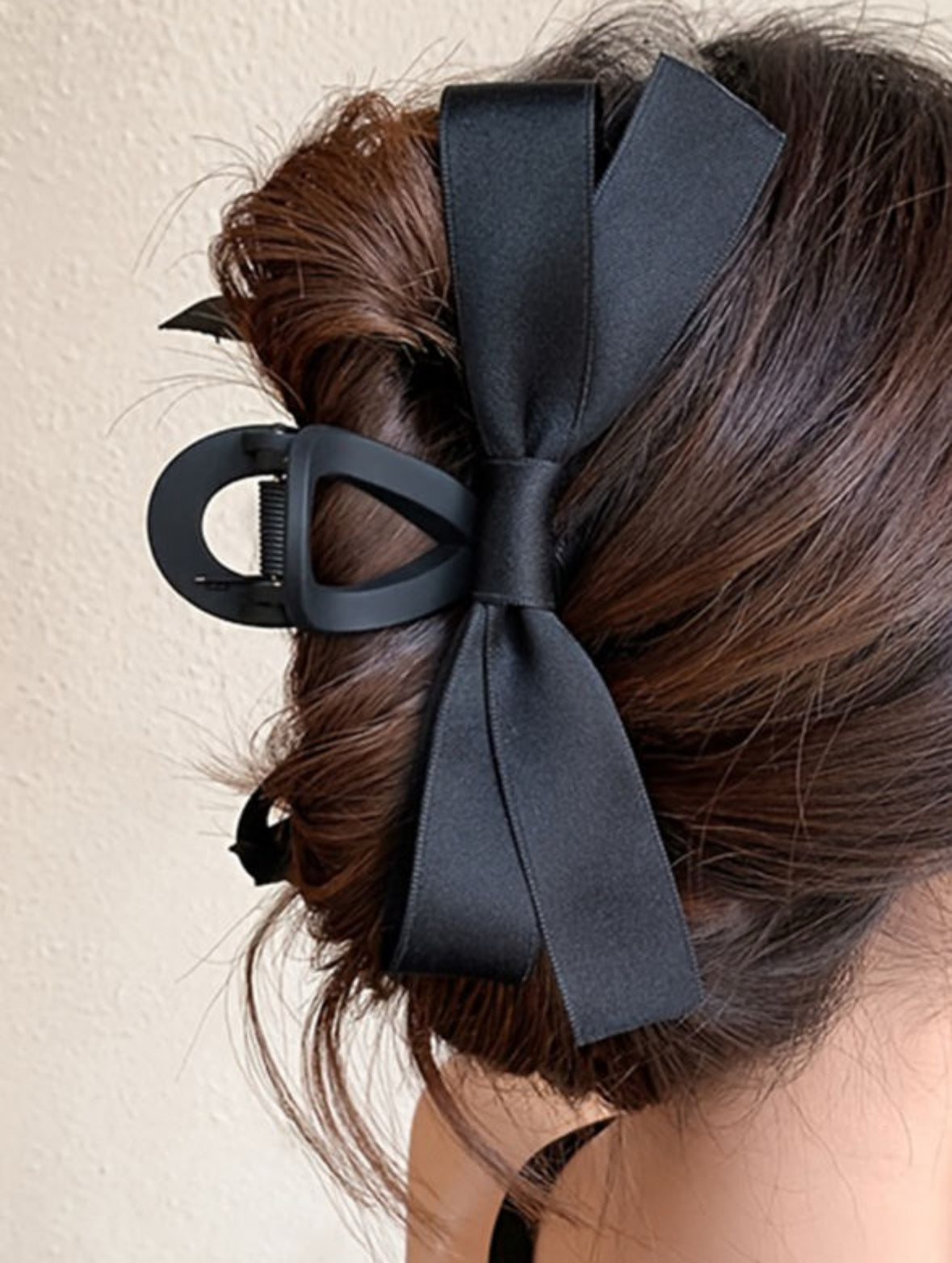 Black Bow Clip